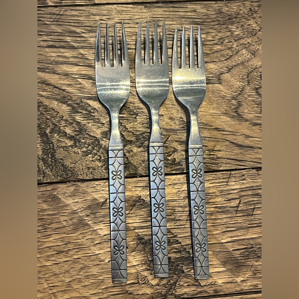 Oneida Northland Impulse Stainless Flatware Korea/Japan  Salad Forks (3)